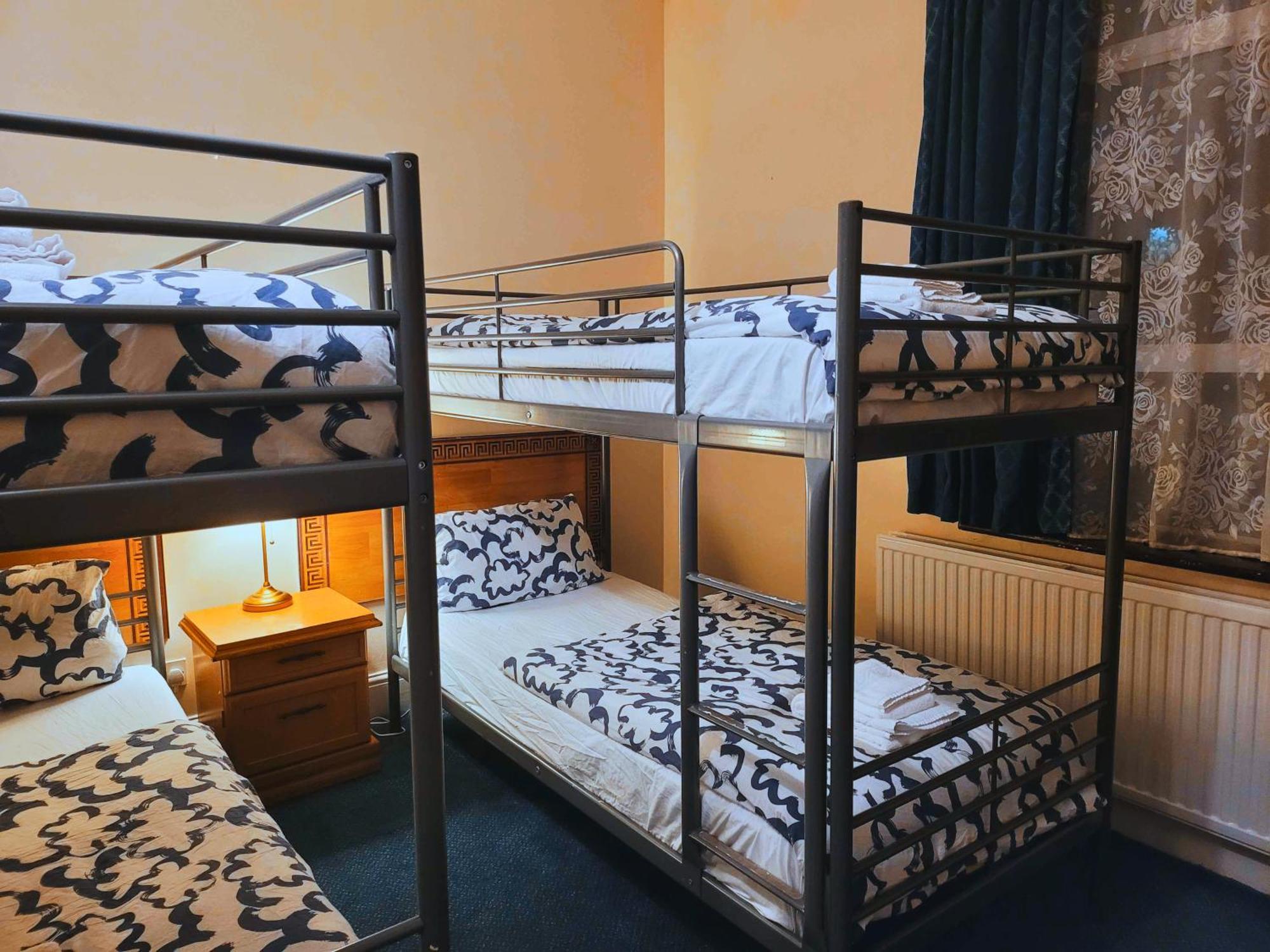 Helen'S Hotel Near Wembley London Bagian luar foto