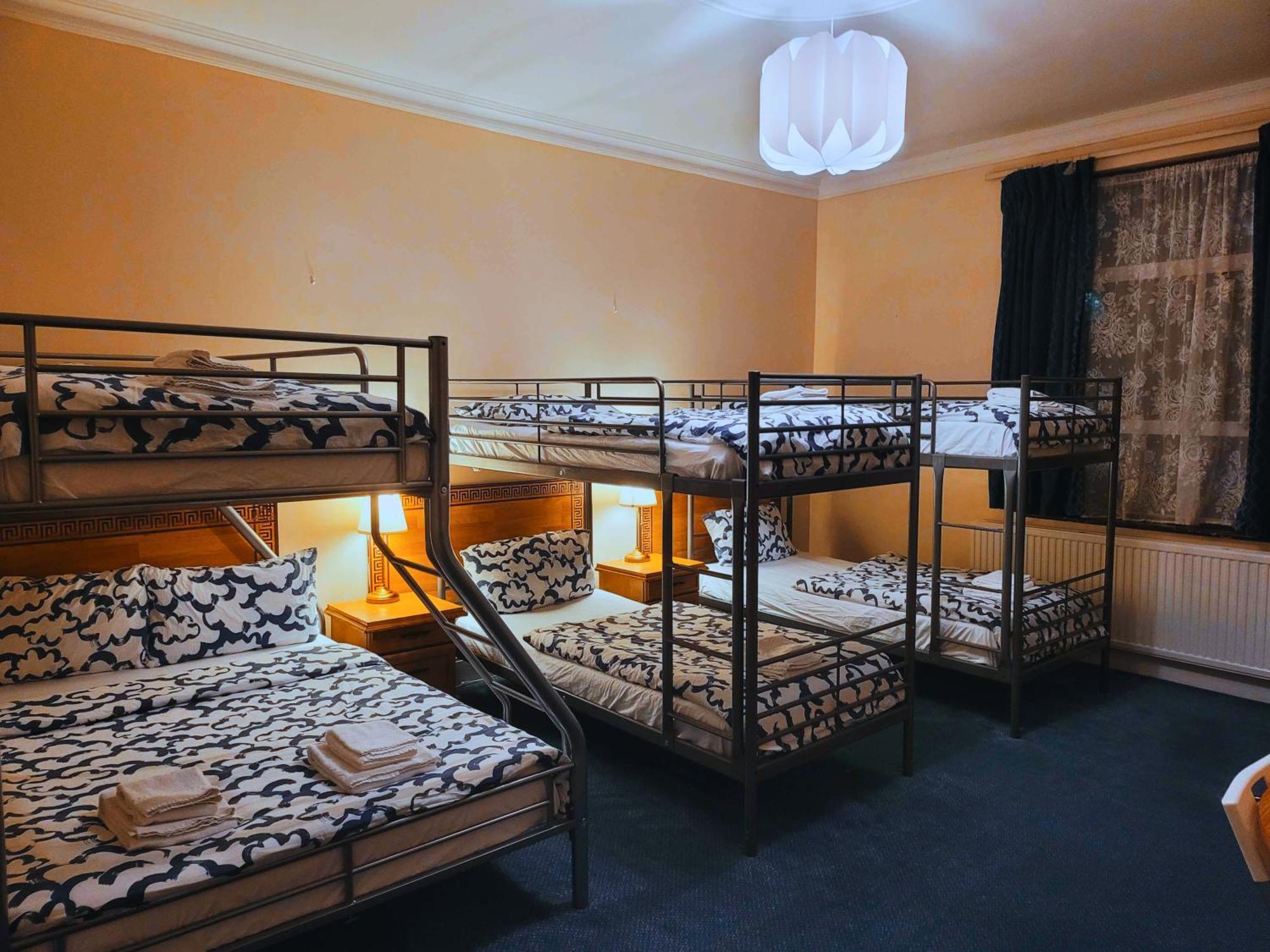 Helen'S Hotel Near Wembley London Bagian luar foto