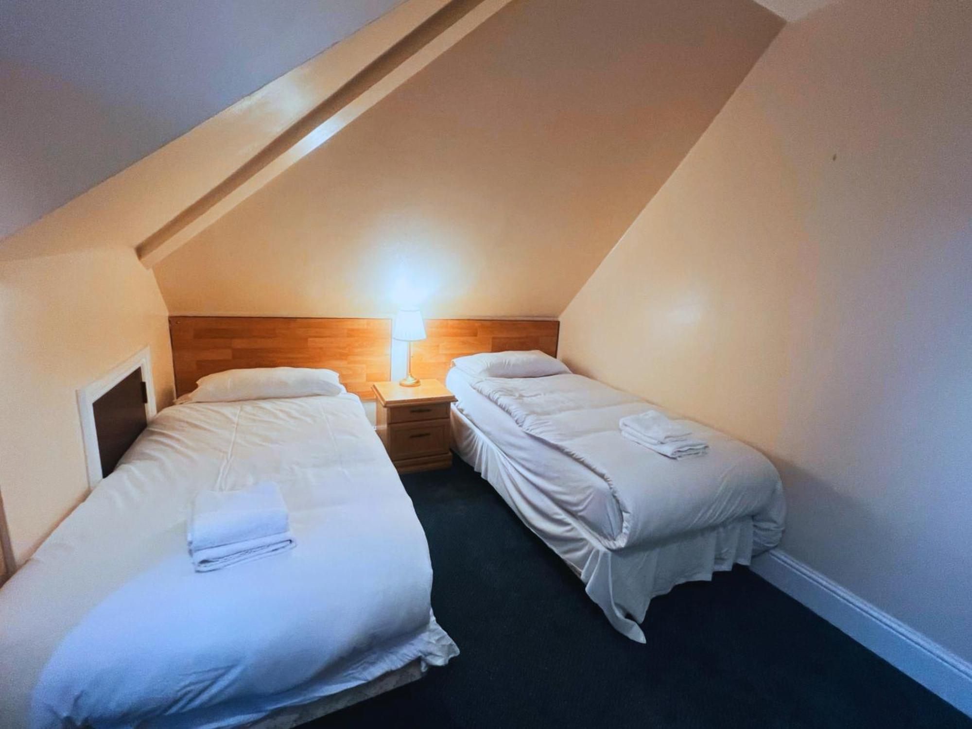 Helen'S Hotel Near Wembley London Bagian luar foto