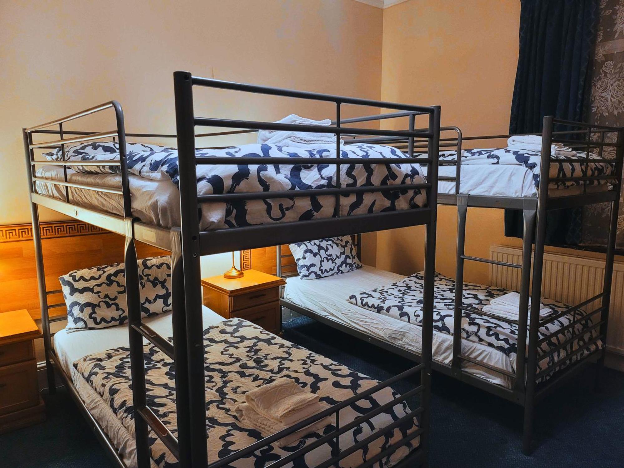 Helen'S Hotel Near Wembley London Bagian luar foto